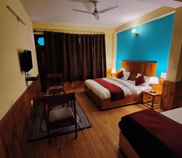 Kasol Hotel | Pet-Friendly Narayana Guest House with Pool & Restaurant