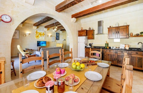 Nadur Villa | Experience Narcisa Holiday Home: Top-Rated Family Getaway