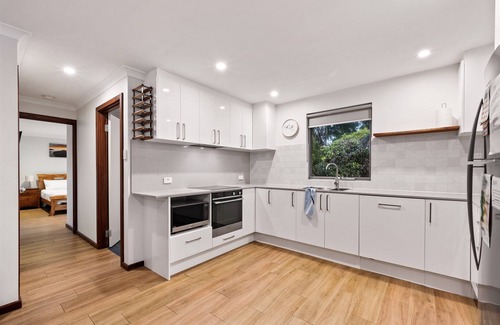 Prevelly House | Cozy Narda Beach House - Steps from Gorgeous Shoreline