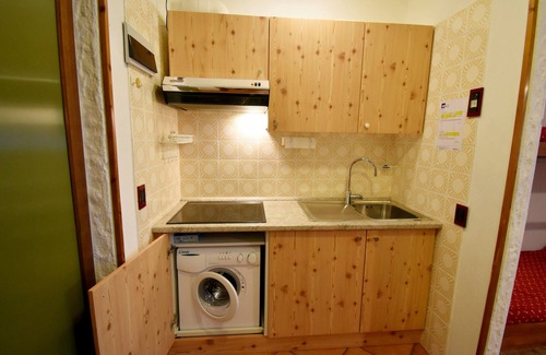 Palu Apartment | Inviting NARDIS 15 Studio Apartment with Family-Friendly Perks
