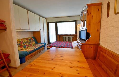 Palu Apartment | Discover Nardis Studio 15 – Family-Friendly Retreat Awaits