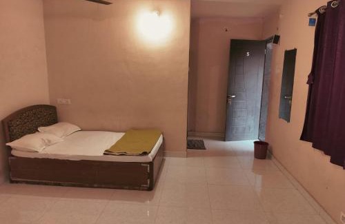 Murud House | Explore Nargis Farm Resort: Family-Friendly Oasis with Pool