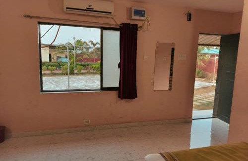 Murud House | Explore Nargis Farm Resort: Family-Friendly Oasis with Pool