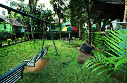 Perintalmanna House | Cozy Narmada Pool Villa with Oceanfront Views