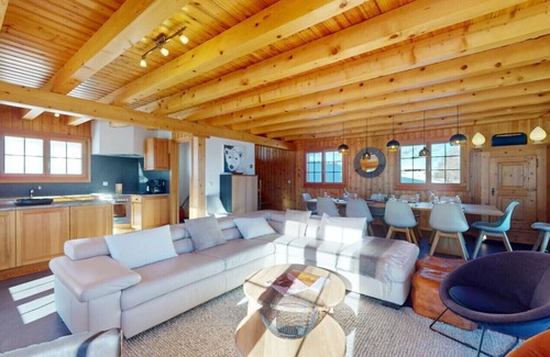 Vex Ski Chalet | Narnia Ski In & Out Chalet for 14, Rated Perfect 10/10