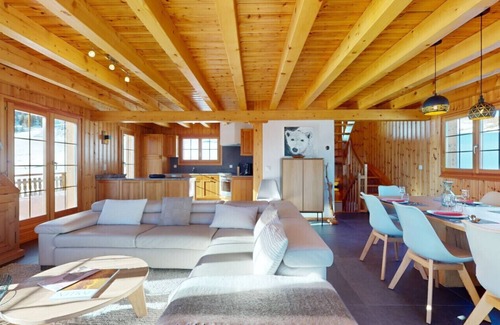 Vex Ski Chalet | Narnia Ski In & Out Chalet for 14, Rated Perfect 10/10