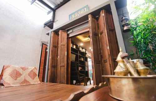 Phra Khanong Bed & Breakfast | Top-Rated Narra House Sukhumvit58 with Kitchen Amenities