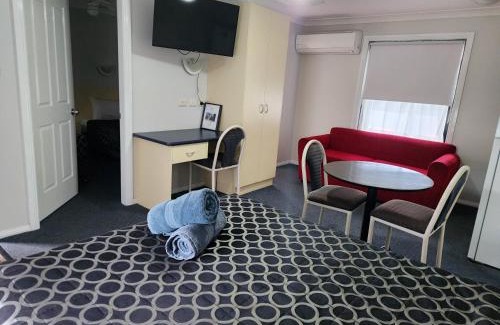 Narrabri Hotel | Discover Narrabri Motel & Caravan Park with Pool and Ocean View