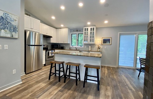 Bonnet Shores House | Ideal Oceanfront Retreat in Narragansett, R.I. - 5 Bedrooms