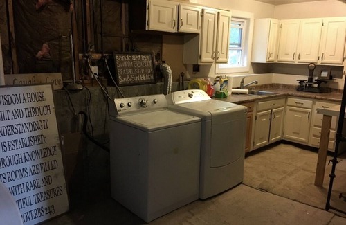 Bonnet Shores House | Family-Friendly Retreat at Narragansett Summer - 10/10 Rating