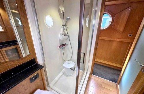Ellemford Other | Pet-Friendly Narrowboat and Moorings in Edinburgh