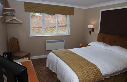 Loddington Hotel | Welcoming Narrowboat at Weedon: Family-Friendly Retreat