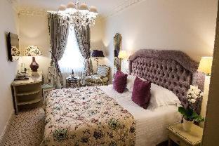 Old Town Hotel | Indulge at NARUTIS Hotel: 5-Star Spa & Pool Retreat