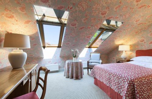Old Town Hotel | Indulge at NARUTIS Hotel: 5-Star Spa & Pool Retreat