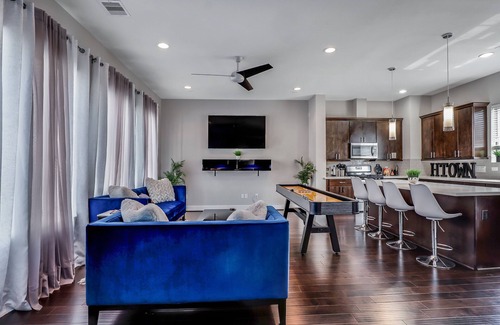 East Downtown Houston House | Experience Nasa/Selena/HTX Themed Trilogy in East Downtown