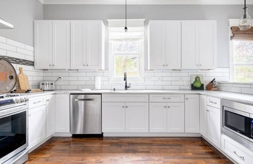 Eastwood House | Pet-Friendly Retreat Steps from Downtown Nashville
