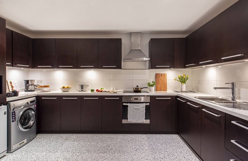 DIFC Apartment | Elegant Nasma Luxury Stays at Limestone House with Spa & Pool