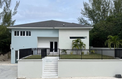 Westwind Villa | Private Pool House in Nassau: 4 Bedrooms & Game Room