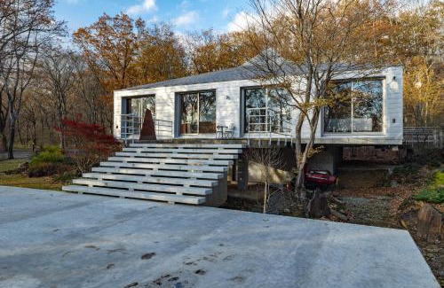 Nasu House | Discover NASU PRIVATE FOREST: Modern House Amid Nature