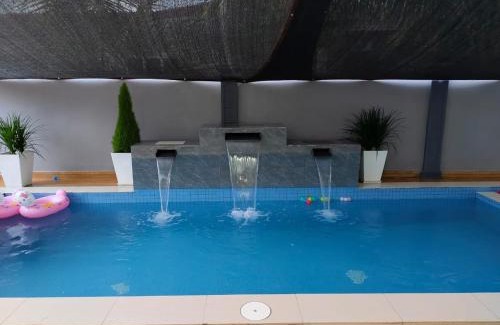 Temerloh House | Relax at Homestay Temerloh Nasuha with Pool & Netflix