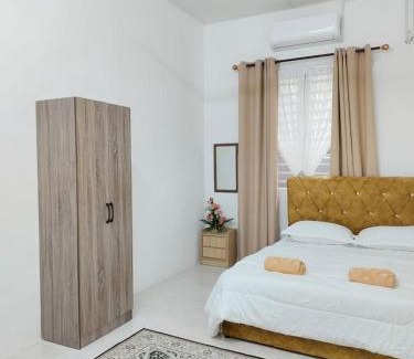 Temerloh House | NASUHA HOMESTAY 1 TEMERLOH Semi-D House, 2 Bedroom, 3 Bathroom, 3 Unit Aircond, Free Wifi and Netflix, Near Hospital with Private Pool
