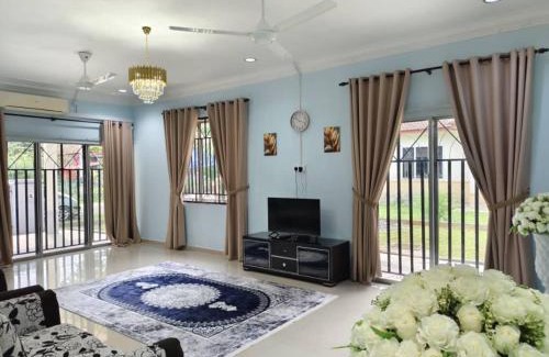 Temerloh House | NASUHA HOMESTAY 2 TEMERLOH Semi-D House, 4 Bedroom, 2 Bathroom, 4 Unit Aircond, Njoy