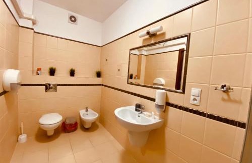 gmina Debno Hotel | Budget-Friendly Nasz Młyn: Family-Focused with Breakfast