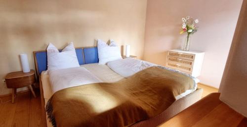 Walmsburg Apartment | Idyllic Retreat: Teichblick Apartment for Nature Lovers