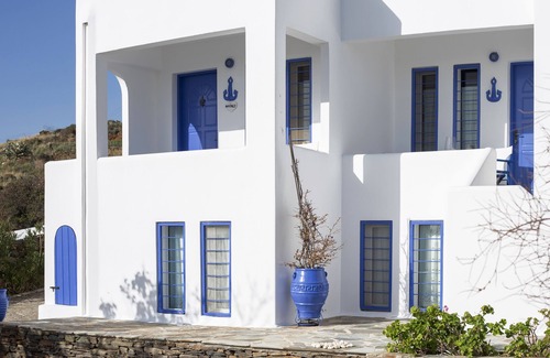 Gavrio Apartment | Unforgettable Stay at Nataly's Apartment with Pool & Breakfast