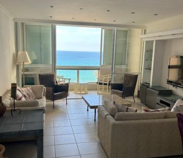 Netanya Apartment | Relax at Appartement Bellevue with Oceanfront Pool Views