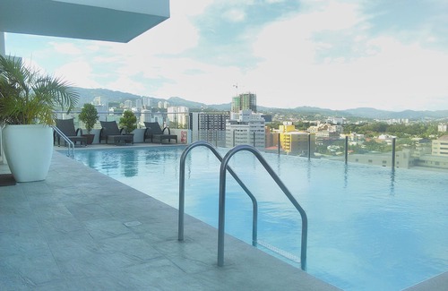 Mabolo Apartment | Affordable Stay at Natchel's Place with Pool & Kitchen