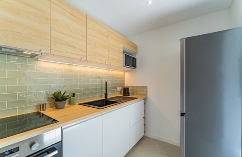 Arcachon Apartment | Discover Nathaniel: 5-Minute Stroll to the Beach