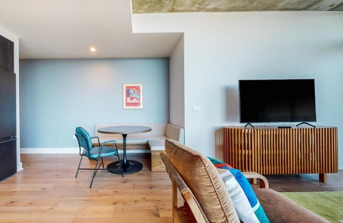 Rainey Street Historic District House | Experience Natiivo Austin II: Family-Friendly Retreat