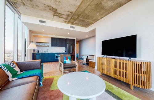 Rainey Street Historic District House | Experience Natiivo Austin II: Family-Friendly Retreat