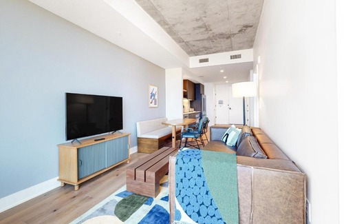 Rainey Street Historic District House | Discover Natiivo Austin VII: Family-Friendly & Poolside Retreat