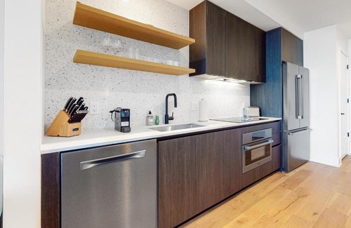 Rainey Street Historic District House | Discover Natiivo Austin VII: Family-Friendly & Poolside Retreat