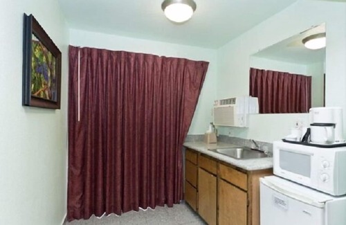 Placerville Hotel | Budget-Friendly Escape at National 9 Inn Placerville