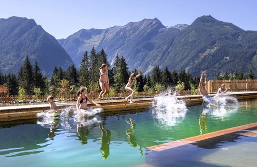 Schonbach Ski Chalet | Cozy Chalet with Sauna and Spa in Neukirchen am Großvenediger
