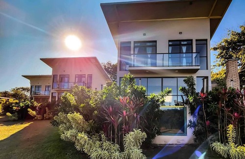 Lapinha da Serra House | Experience NATIVOS DE MINAS-SANTOSDUMONT with Lake Views