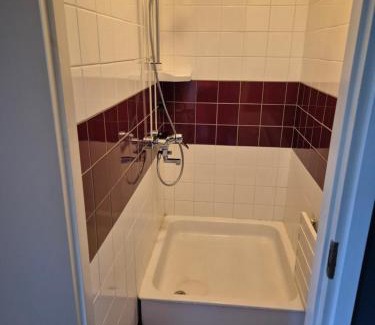 Mikkeli Apartment | NATO bunker with nice bed and appliancies