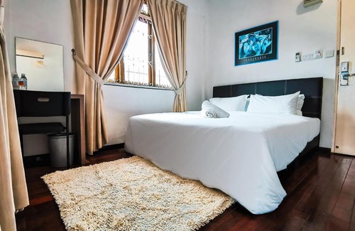 Kuching House | Explore Natol Villa - Your Ideal Stay in London