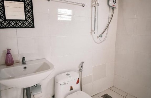 Kuching House | Explore Natol Villa - Your Ideal Stay in London