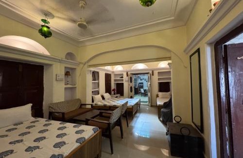Ajmer House | Pet Friendly Natraj Guest House with Great Amenities