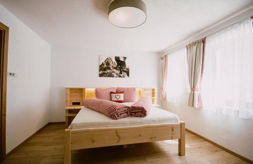 Schmirn House | Experience Nature's Beauty at Nedererhof - 4-Star Escape