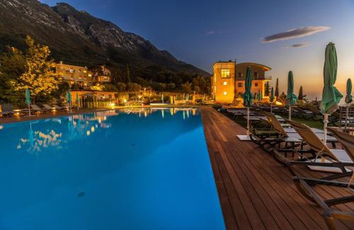 Malcesine Hotel | Relax at Natur Resort Panorama: 4-Star Oceanfront Escape