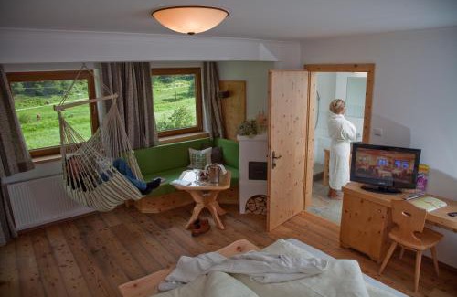 Vorderlanersbach Hotel | Explore the Tuxertal: 4-Star Nature & Wellness Retreat