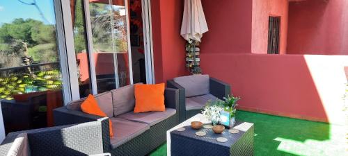 San Martin de Valdeiglesias House | Escape to Nature at Pantano de San Juan with Ocean Views