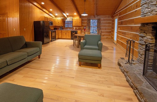 Slade Cabin | Discover Natural Bridge State Resort Park: Family-Friendly Retreat