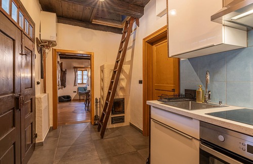 Gornji Petrovci Ski Chalet | Discover Natural Chalet Indašnja Iža in Beautiful Križevci
