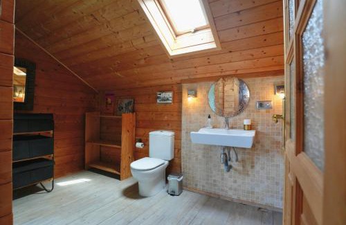 El Cuarton Apartment | Relaxing Retreat at Natural Home Tarifa with Pool & Hot Tub
